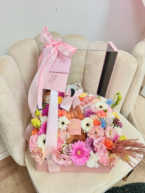 קופסת פרחים רקנאטי רוזה