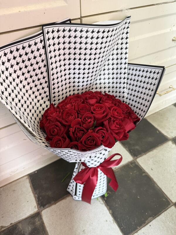 זר ורדים ענק ומפנק !